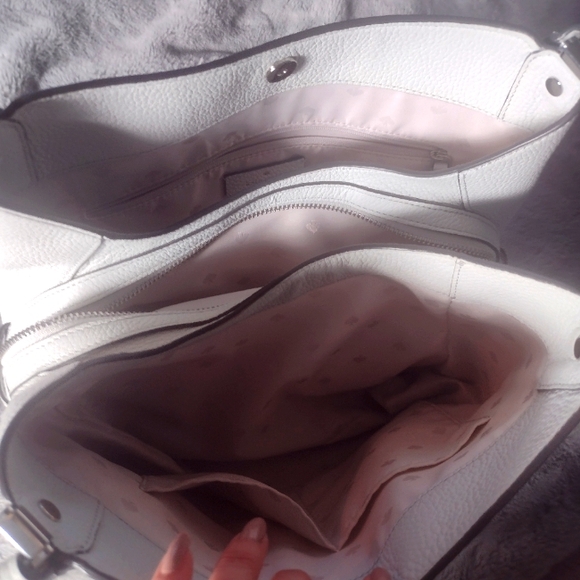 Kate Spade New York Leila Medium Triple Compartment Shoulder Bag - Picture 15 of 16